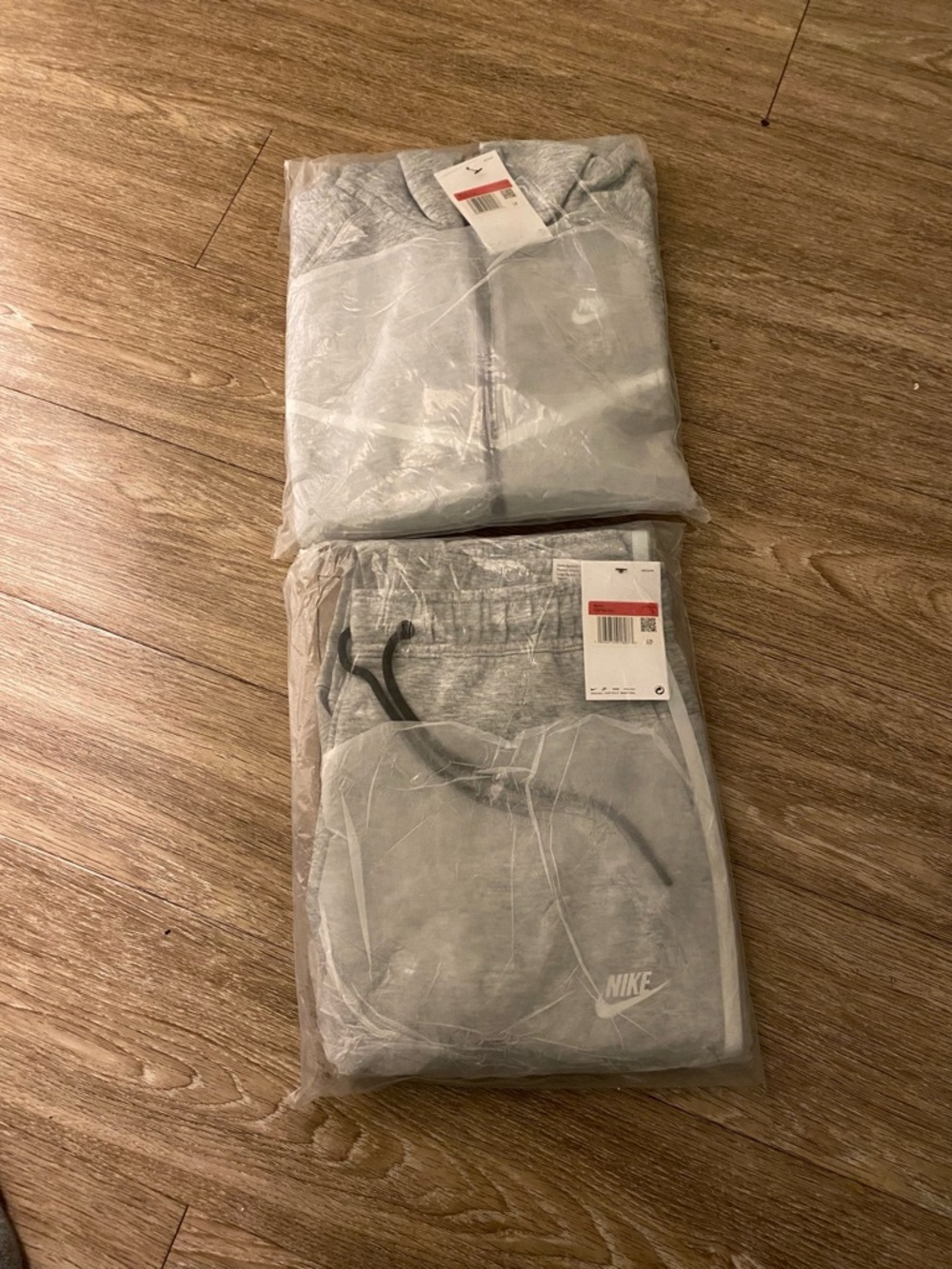 Nike Light Gray Men's Fleece Jogger Set - Hoodie & Sweatpants